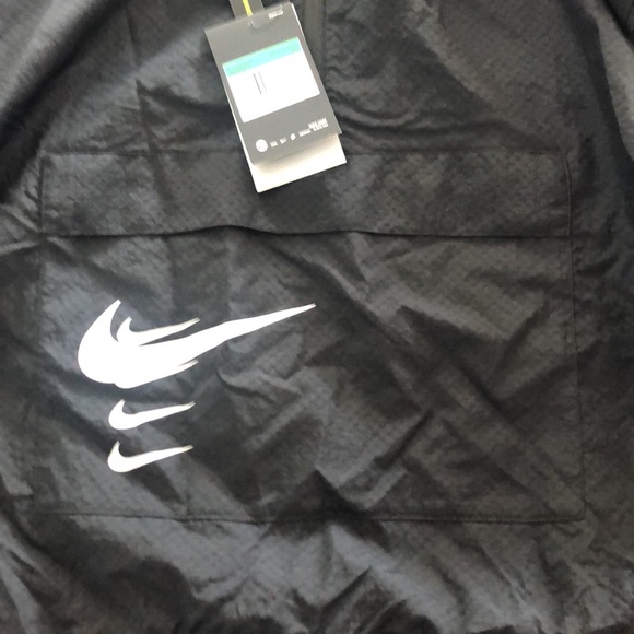 Nike running women’s jacket size Xl - Picture 7 of 8